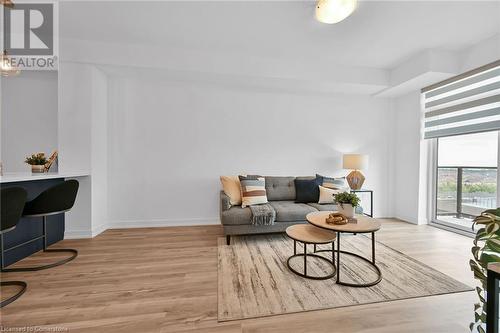 470 Dundas Street E Unit# 801, Waterdown, ON - Indoor Photo Showing Living Room