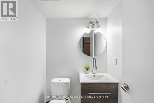 210 - 7440 Bathurst Street, Vaughan, ON - Indoor Photo Showing Bathroom