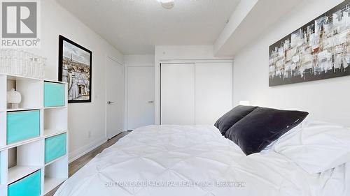 E807 - 555 Wilson Avenue E, Toronto, ON - Indoor Photo Showing Bedroom