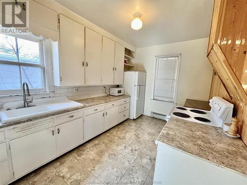 40 Little Street North, Blenheim, ON - Indoor Photo Showing Kitchen