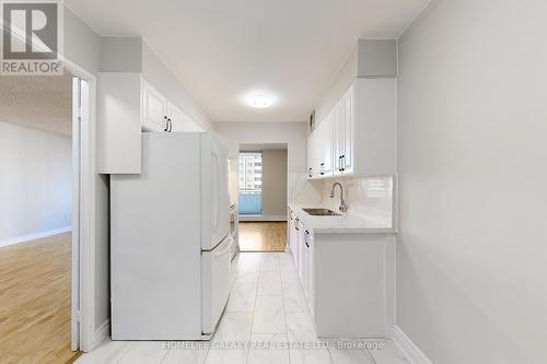 608 - 101 Prudential Drive, Toronto, ON - Indoor Photo Showing Kitchen