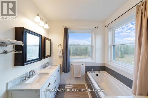 4 - 8450 Concession Road, Adjala-Tosorontio, ON - Indoor Photo Showing Bathroom