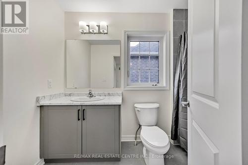 238 Mckenzie Drive, Clearview, ON - Indoor Photo Showing Bathroom