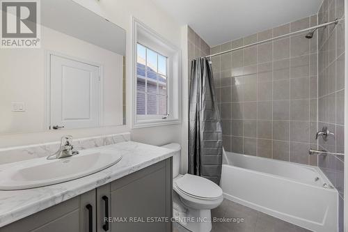 238 Mckenzie Drive, Clearview, ON - Indoor Photo Showing Bathroom