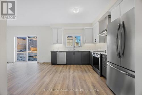 238 Mckenzie Drive, Clearview, ON - Indoor Photo Showing Kitchen With Stainless Steel Kitchen