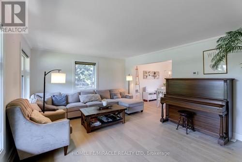 71 Nicholson Crescent, Springwater, ON - Indoor Photo Showing Living Room