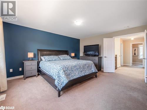 Bedroom featuring light carpet - 3046 Stone Ridge Boulevard, Orillia, ON - Indoor Photo Showing Bedroom