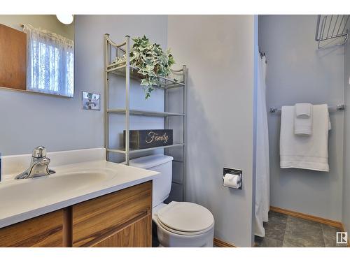 5152 32 St, Rural Wetaskiwin County, AB - Indoor Photo Showing Bathroom