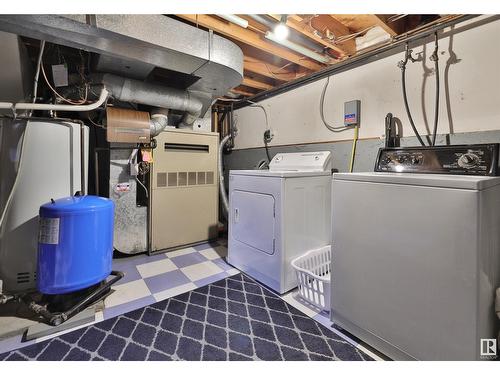 5152 32 St, Rural Wetaskiwin County, AB - Indoor Photo Showing Laundry Room