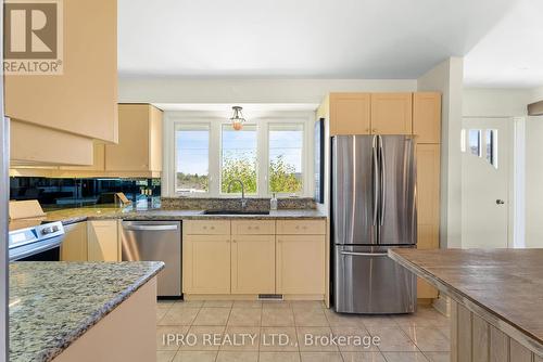 187 Lewis Road, Hamilton, ON - Indoor Photo Showing Kitchen