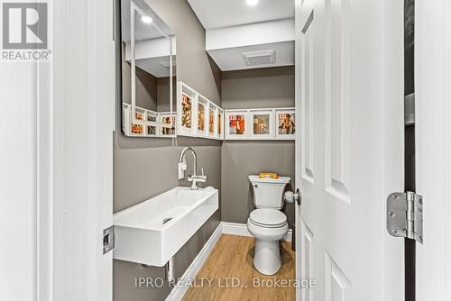 187 Lewis Road, Hamilton, ON - Indoor Photo Showing Bathroom