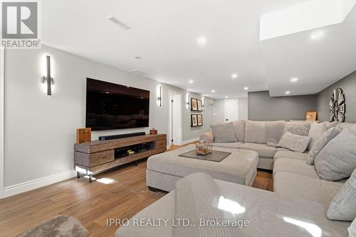 187 Lewis Road, Hamilton, ON - Indoor Photo Showing Living Room