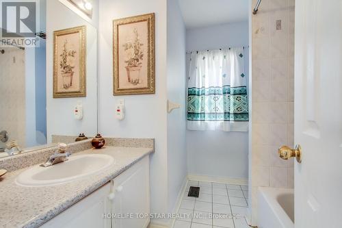 598 Highglen Avenue, Markham, ON - Indoor Photo Showing Bathroom