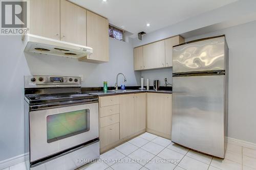 598 Highglen Avenue, Markham, ON - Indoor Photo Showing Kitchen