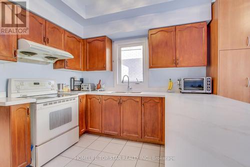 598 Highglen Avenue, Markham, ON - Indoor Photo Showing Kitchen