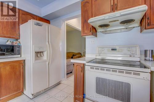 598 Highglen Avenue, Markham, ON - Indoor Photo Showing Kitchen