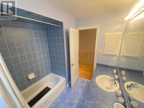 60 Spring Arbour Road, Vaughan, ON - Indoor Photo Showing Bathroom