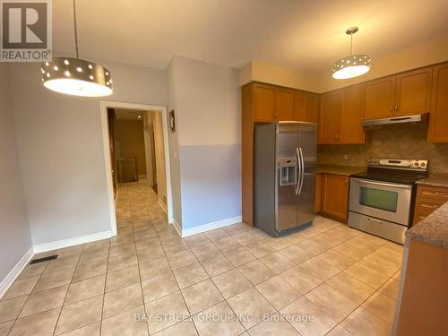 60 Spring Arbour Road, Vaughan, ON - Indoor Photo Showing Kitchen