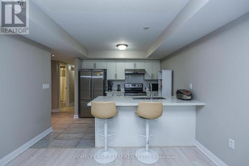 98 - 100 Dufay Road S, Brampton, ON - Indoor Photo Showing Kitchen