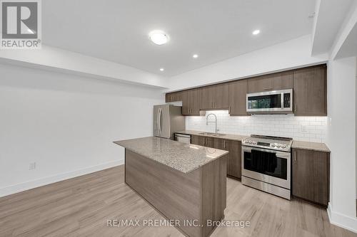 103 - 5 Chef Lane, Barrie, ON - Indoor Photo Showing Kitchen With Upgraded Kitchen