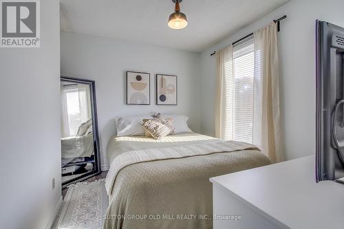 2903 Nipiwin Drive, Mississauga, ON - Indoor Photo Showing Bedroom