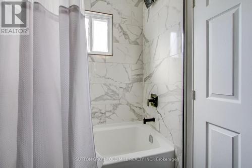 2903 Nipiwin Drive, Mississauga, ON - Indoor Photo Showing Bathroom