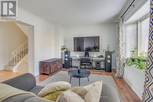 2903 Nipiwin Drive, Mississauga, ON - Indoor Photo Showing Living Room