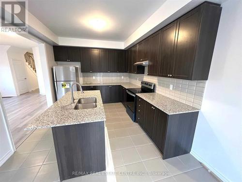 298 Ridley Crescent, Southgate, ON - Indoor Photo Showing Kitchen With Double Sink With Upgraded Kitchen