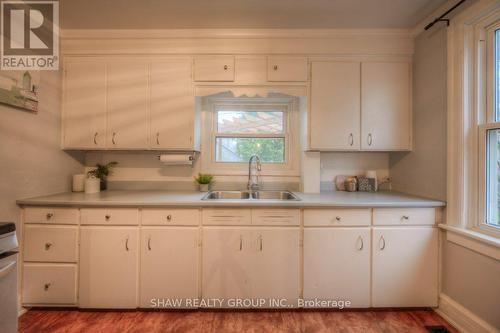 21 Waterside Avenue, Cambridge, ON - Indoor Photo Showing Kitchen With Double Sink