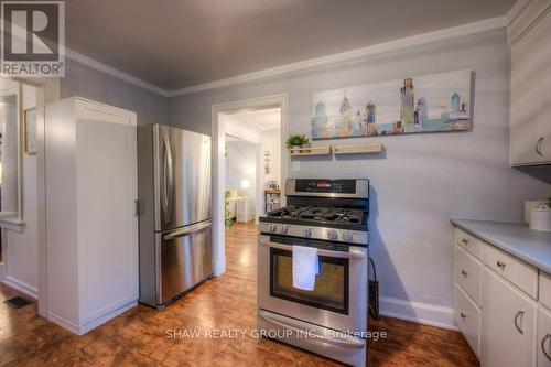 21 Waterside Avenue, Cambridge, ON - Indoor Photo Showing Kitchen