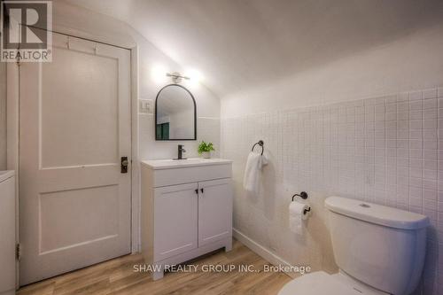 21 Waterside Avenue, Cambridge, ON - Indoor Photo Showing Bathroom