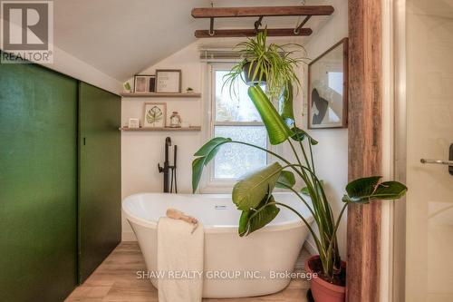 21 Waterside Avenue, Cambridge, ON - Indoor Photo Showing Bathroom