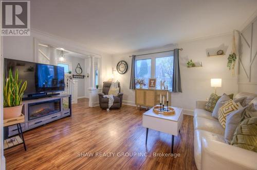 21 Waterside Avenue, Cambridge, ON - Indoor Photo Showing Living Room