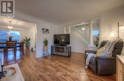 21 Waterside Avenue, Cambridge, ON - Indoor Photo Showing Living Room