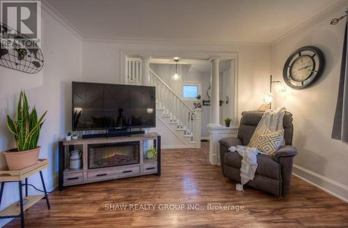 21 Waterside Avenue, Cambridge, ON - Indoor Photo Showing Living Room