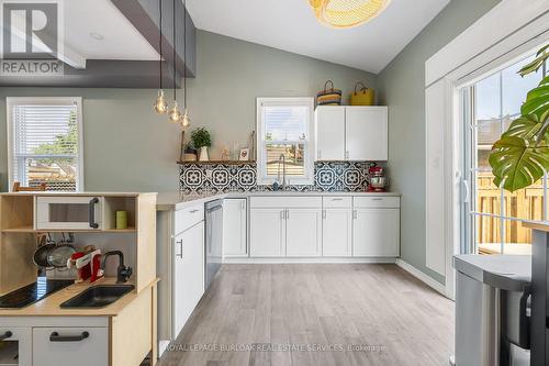 195 Wood Street E, Hamilton, ON - Indoor Photo Showing Kitchen