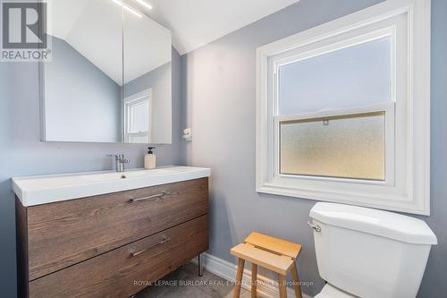 195 Wood Street E, Hamilton, ON - Indoor Photo Showing Bathroom