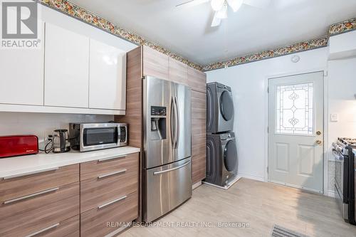 50 1/2 Clyde Street, Hamilton, ON - Indoor Photo Showing Kitchen