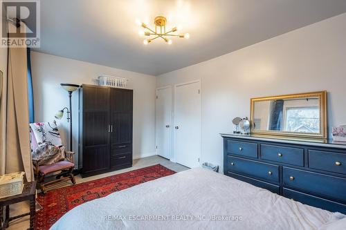 50 1/2 Clyde Street, Hamilton, ON - Indoor Photo Showing Bedroom