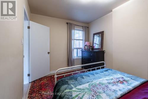 50 1/2 Clyde Street, Hamilton, ON - Indoor Photo Showing Bedroom