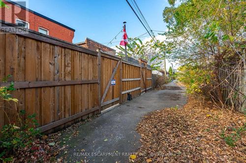 50 1/2 Clyde Street, Hamilton, ON - Outdoor