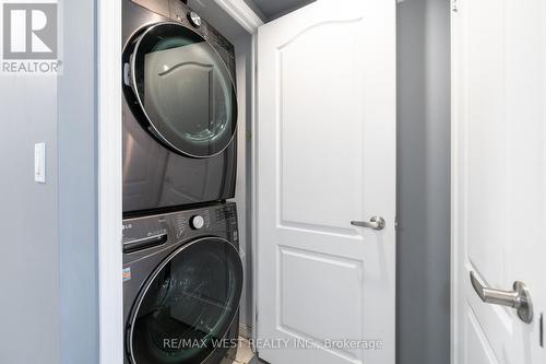 1140 Parkwest Place, Mississauga, ON - Indoor Photo Showing Laundry Room