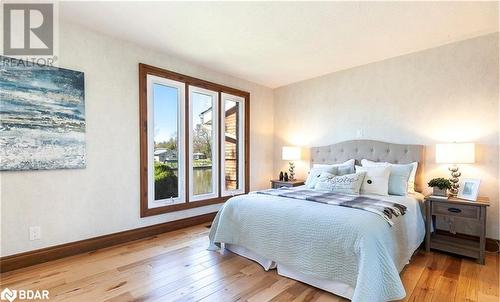 90 Edgewater Road, Wasaga Beach, ON - Indoor Photo Showing Bedroom