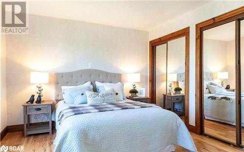 90 Edgewater Road, Wasaga Beach, ON - Indoor Photo Showing Bedroom