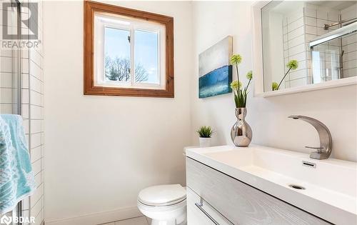 90 Edgewater Road, Wasaga Beach, ON - Indoor Photo Showing Bathroom