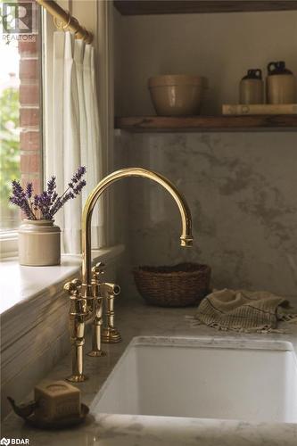 Interior details with sink - 42 Burton Avenue, Barrie, ON - Indoor