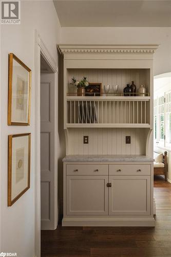 Interior details with wood-type flooring - 42 Burton Avenue, Barrie, ON - Indoor Photo Showing Other Room