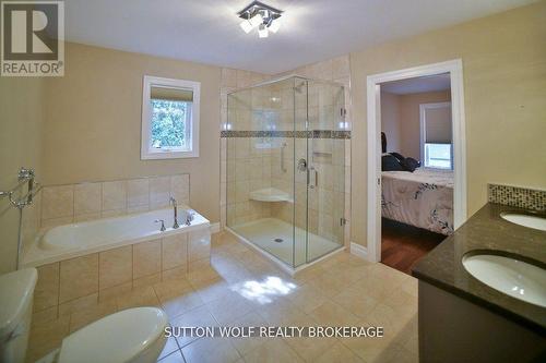 29 - 298 Mogg Street, Strathroy-Caradoc (Se), ON - Indoor Photo Showing Bathroom