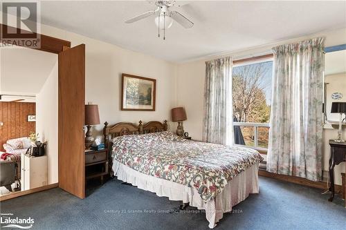 20 Camelot Place, Kawartha Lakes, ON - Indoor Photo Showing Bedroom