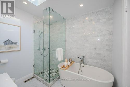 2145 Elmhurst Avenue, Oakville, ON - Indoor Photo Showing Bathroom